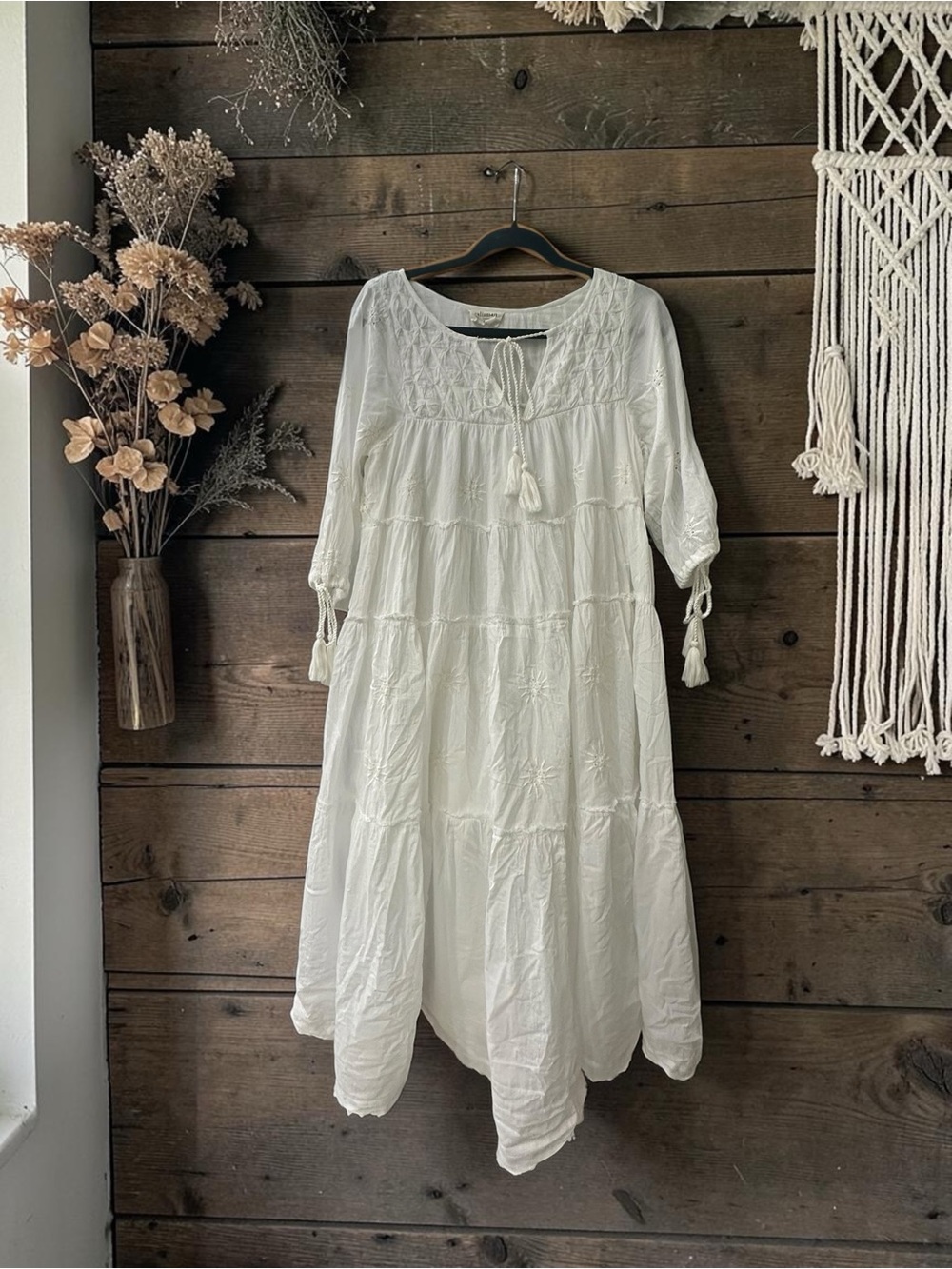 Talisman Embroidered Full & Flowy Crisp White Midi Dress. Size S/M